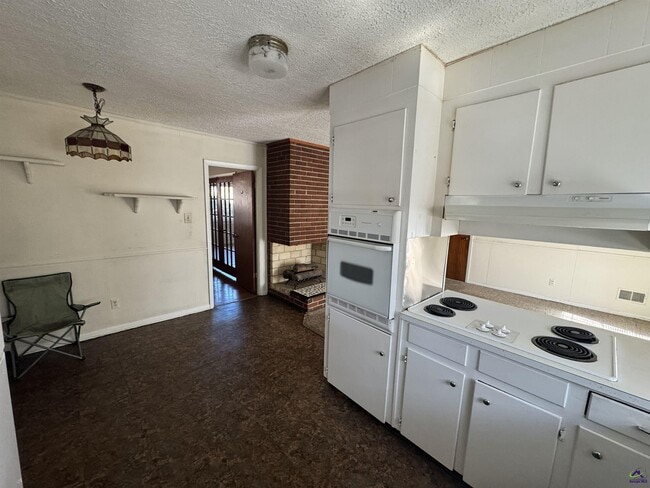 Building Photo - 501 Pinecrest Rd