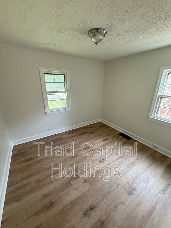 Building Photo - 1701 N Jackson Ave