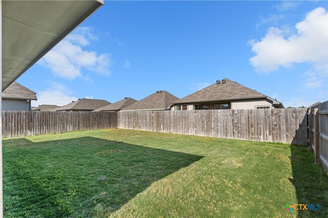 Building Photo - 1231 Kiskadee Branch Dr