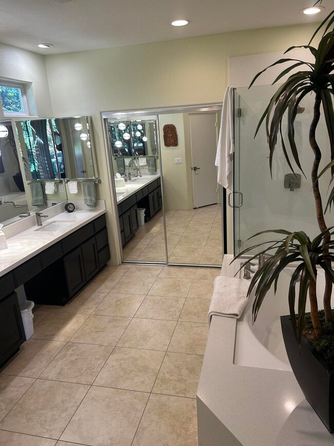 Building Photo - 49105 Casa Del Rio