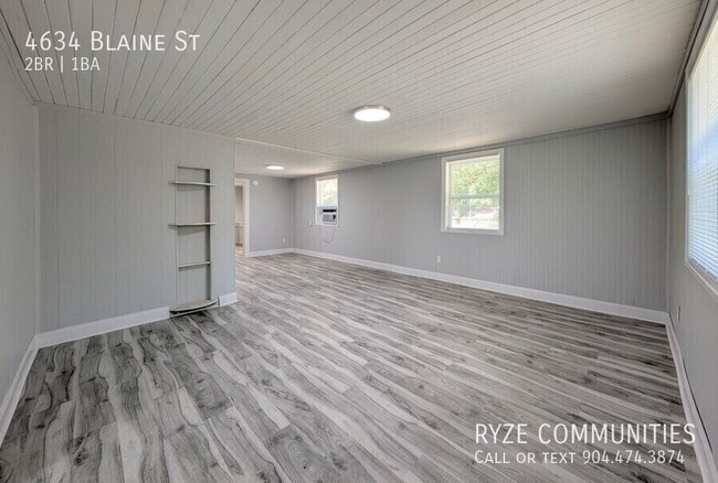 Building Photo - 4634 Blaine St