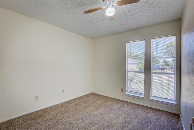 Building Photo - 1010 Kingston Dr