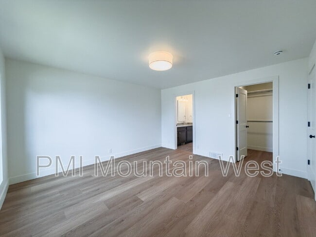 Building Photo - 345 S 850 E