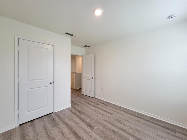 Building Photo - 16230 Dutton Clover Dr