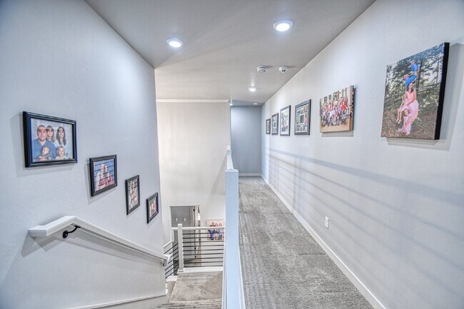 Building Photo - Spacious 5-Bedroom Home with 3 Full Baths ...