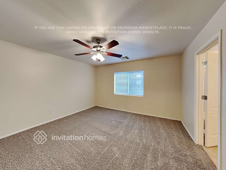 Building Photo - 10018 N 115th Dr