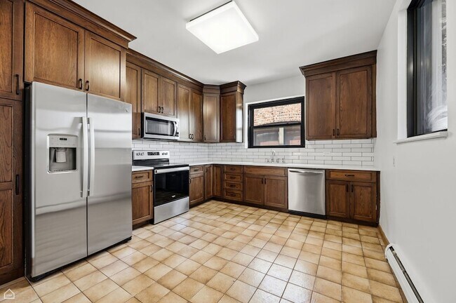 Building Photo - 5229 S Greenwood Ave