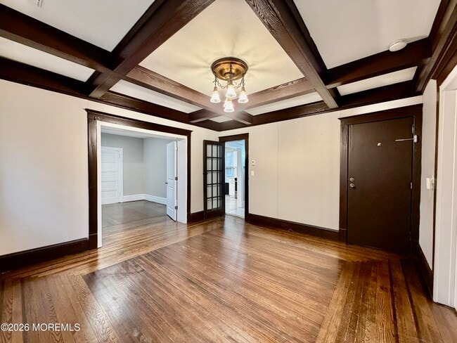 Building Photo - 512 4th Ave