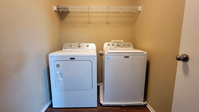 Building Photo - 1216 Shadow Creek Blvd