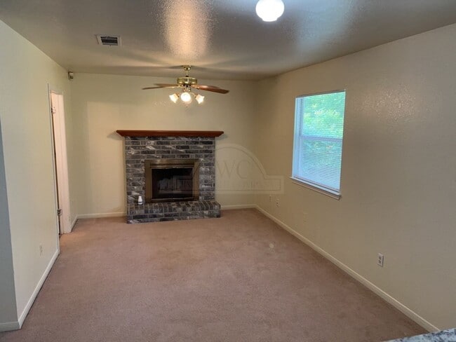 Building Photo - 3804 Water Oak Dr