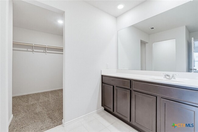 Building Photo - 9505 Kensley Rose Dr