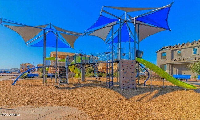 Building Photo - 3916 S 58th Ln