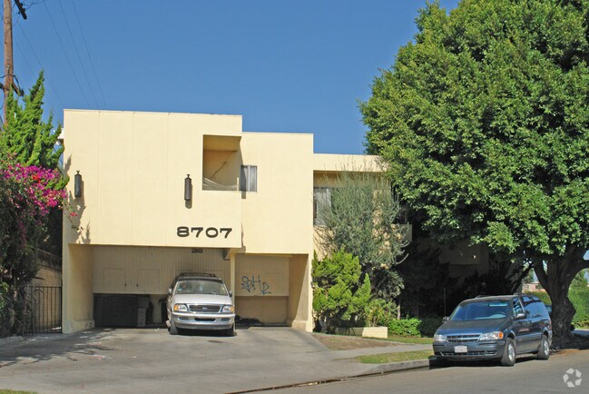 Building Photo - 8707 Beverlywood St