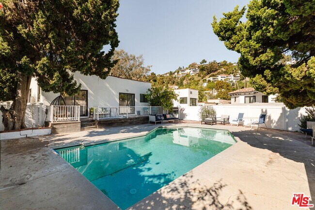 Building Photo - 2060 High Tower Dr