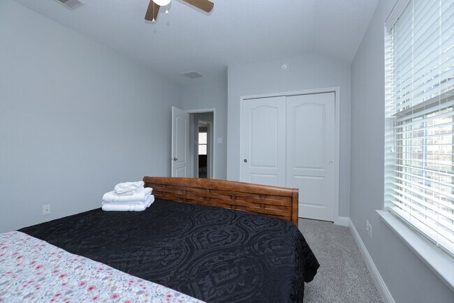 Building Photo - 19 Canterborough Pl