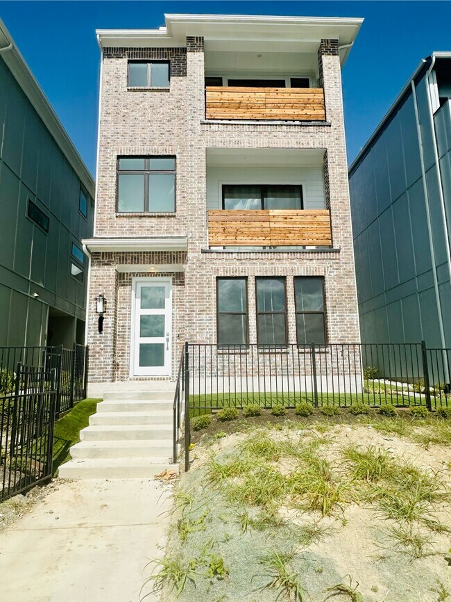 Building Photo - 512 Secretariat Dr