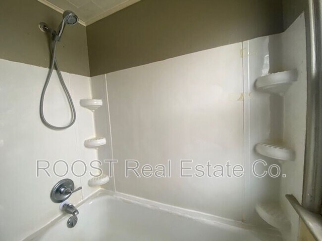 Building Photo - 1606/1608 W High St.