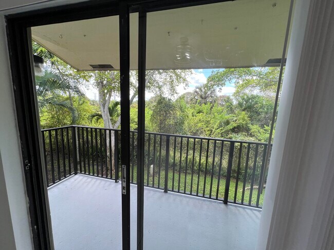 Building Photo - 588 Trace Cir