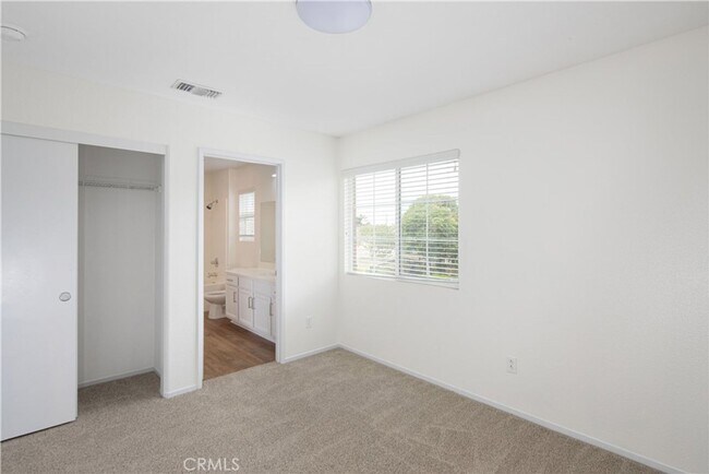 Building Photo - 1425 Crown Cir