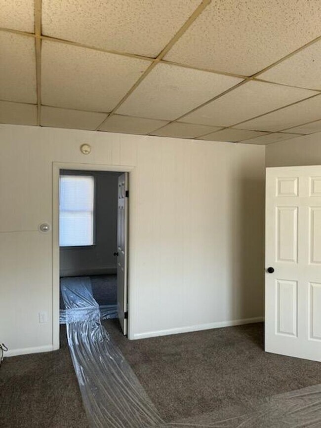 Building Photo - Quaint 2 Bedroom Single Family Home in York