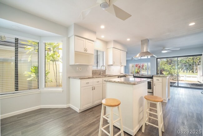 Building Photo - Spacious 3BR/2.5BA Mililani Townhome – $4,...