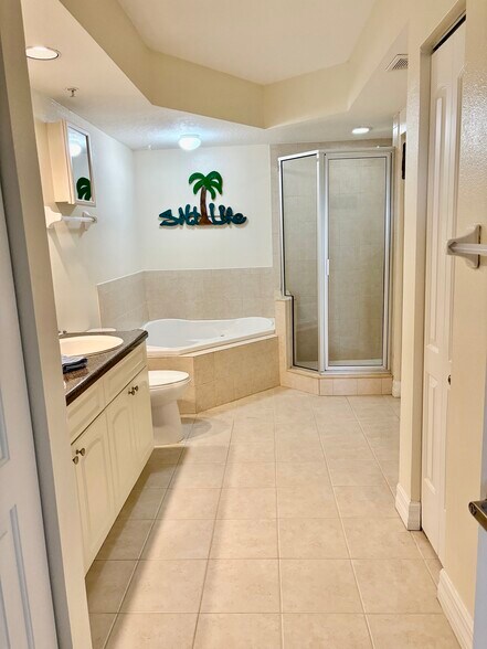 Building Photo - 4516 Seagull Dr