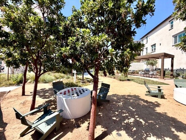 Building Photo - Brand-New Luxury Townhome for Lease in Claremont