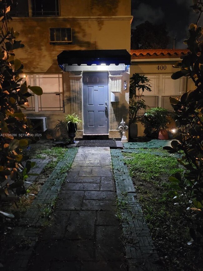 Building Photo - 400 Cadima Ave