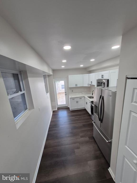 Building Photo - 2015 E Fairmount Ave