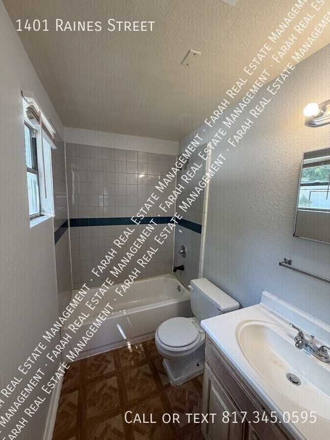 Building Photo - 1401 Raines St