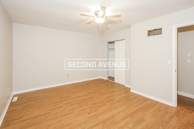 Building Photo - 11032 N Harrison St