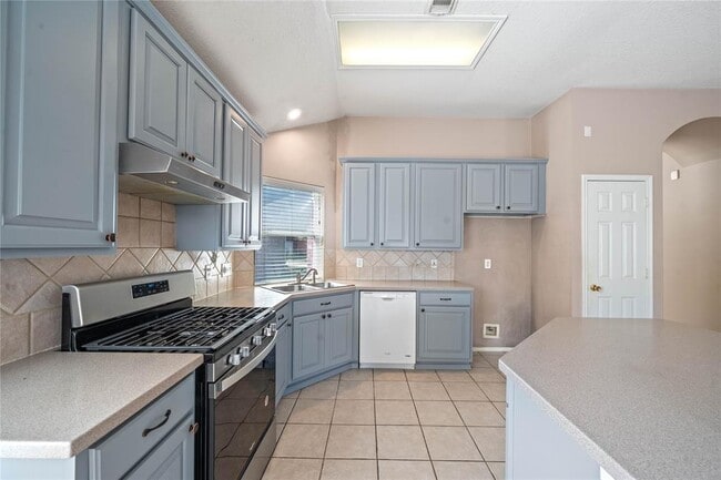 Building Photo - 11843 Leaf Oak Dr