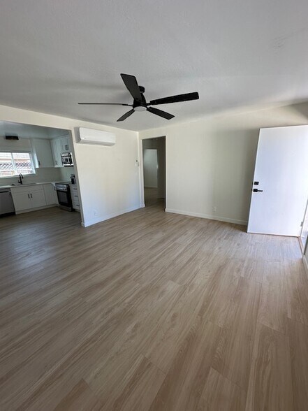 Building Photo - 1909 San Ramon Ave