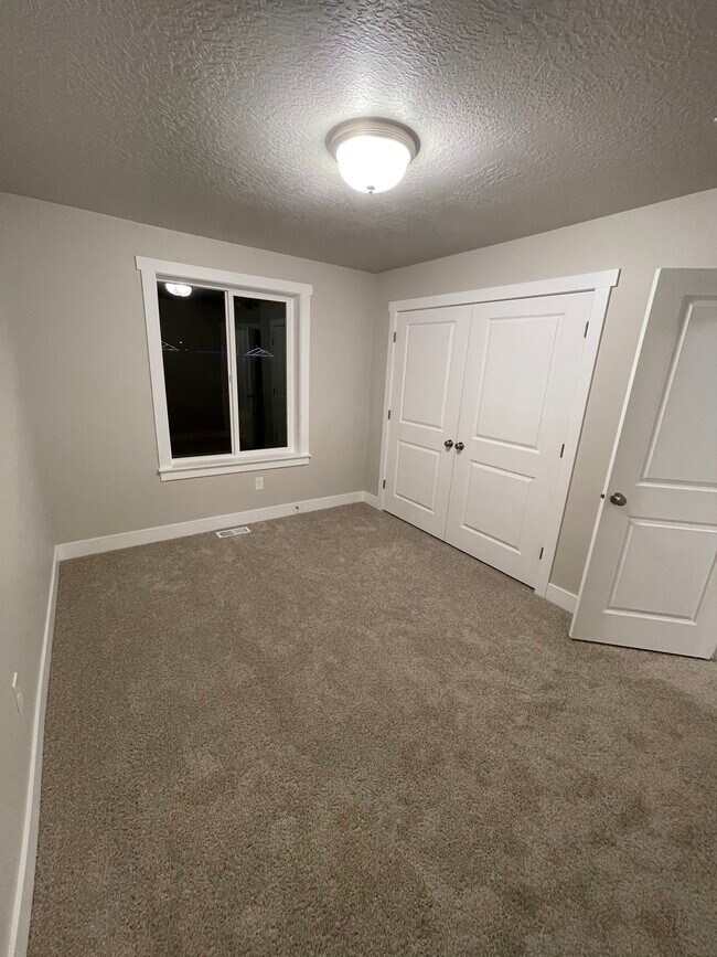 Building Photo - 54 E Ginger Gold Rd