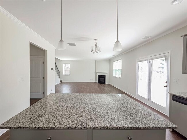 Building Photo - 6869 Lake Overlook Ln