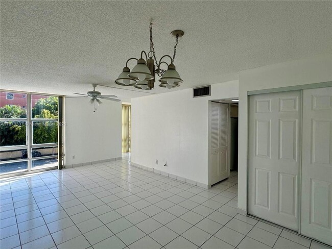 Building Photo - 1 bedroom in Sunny Isles Beach FL 33160