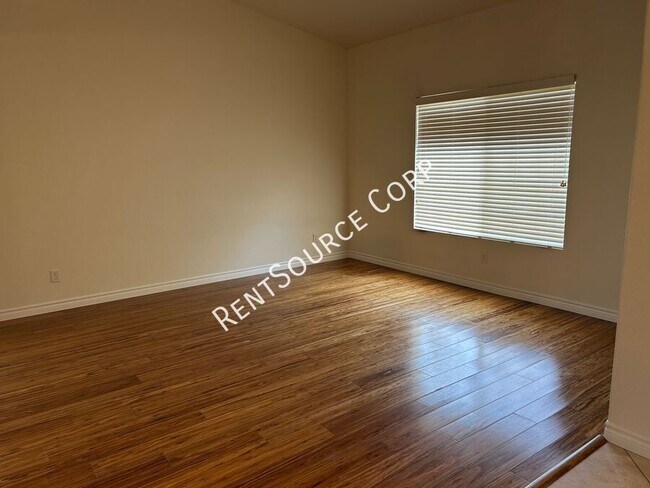 Building Photo - 39821 Sunstar St