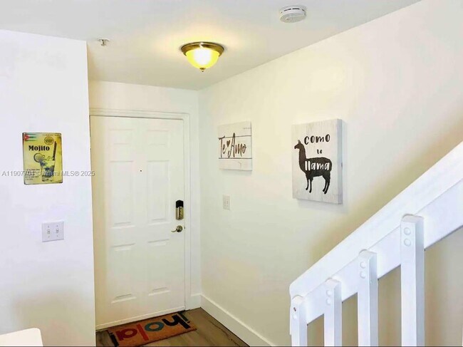 Building Photo - 821 SW 2nd St