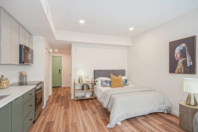 Building Photo - 1301 Bainbridge St