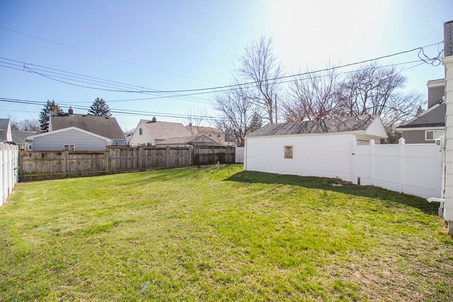 Building Photo - 2859 Boxwood Rd