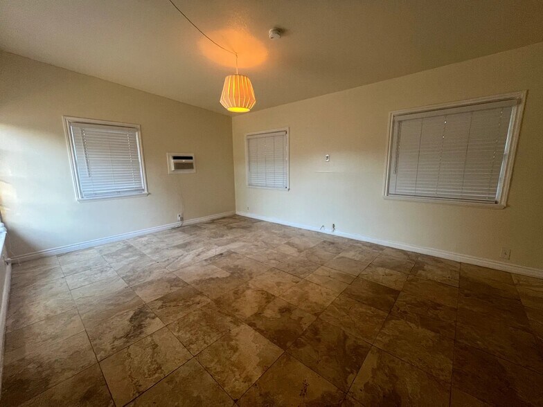 Building Photo - 5760 Alessandro Ave