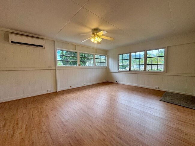 Building Photo - Single Family home in the the Olomana neig...