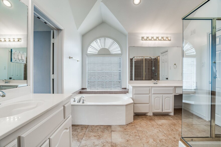 Building Photo - 10640 Line Berry Ln