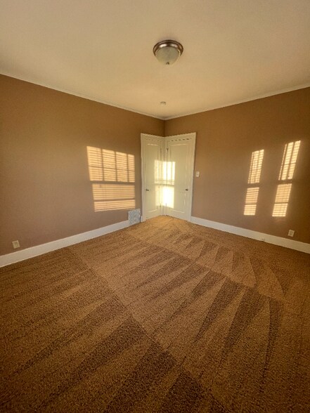 Building Photo - 1418 S 17th St