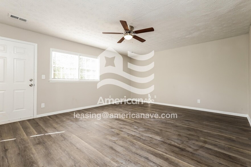Building Photo - 405 20th St