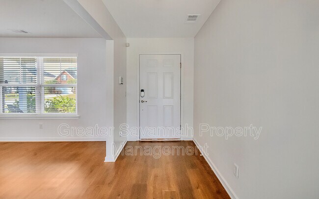 Building Photo - 40 Burnt Oak Rd