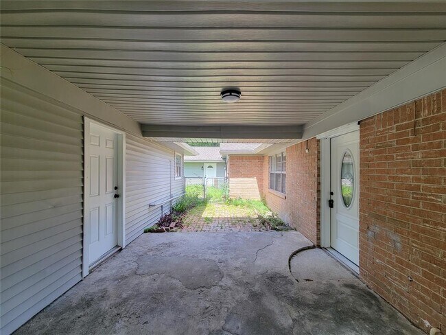 Building Photo - 5103 Karu Dr