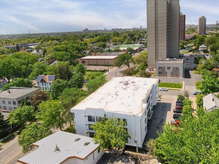 Building Photo - 925 30th Ave S