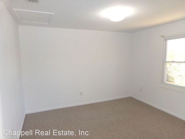 Building Photo - 2 br, 1.5 bath House - 6577 Commons Drive