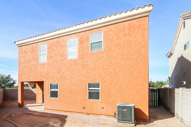 Building Photo - 261 N Valle Verde